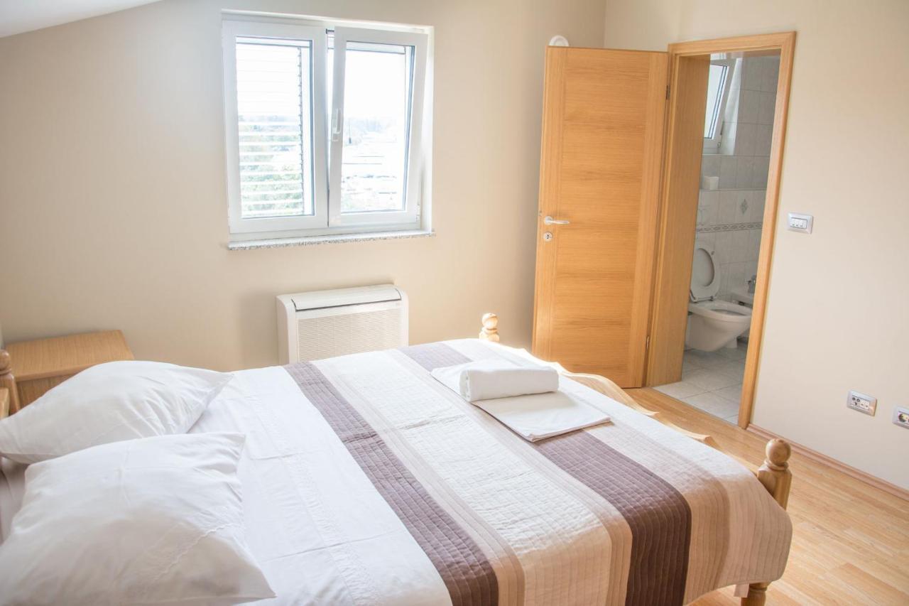 Apartments Citrine On The Beach Biograd Na Moru Exterior foto