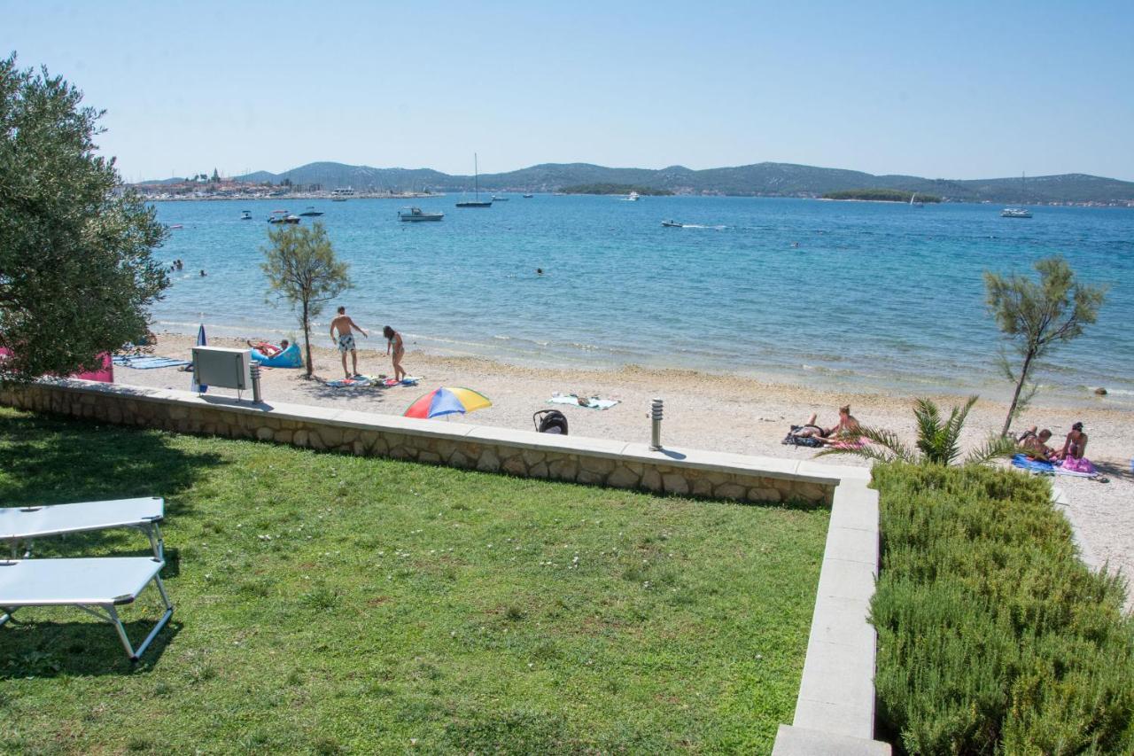 Apartments Citrine On The Beach Biograd Na Moru Exterior foto
