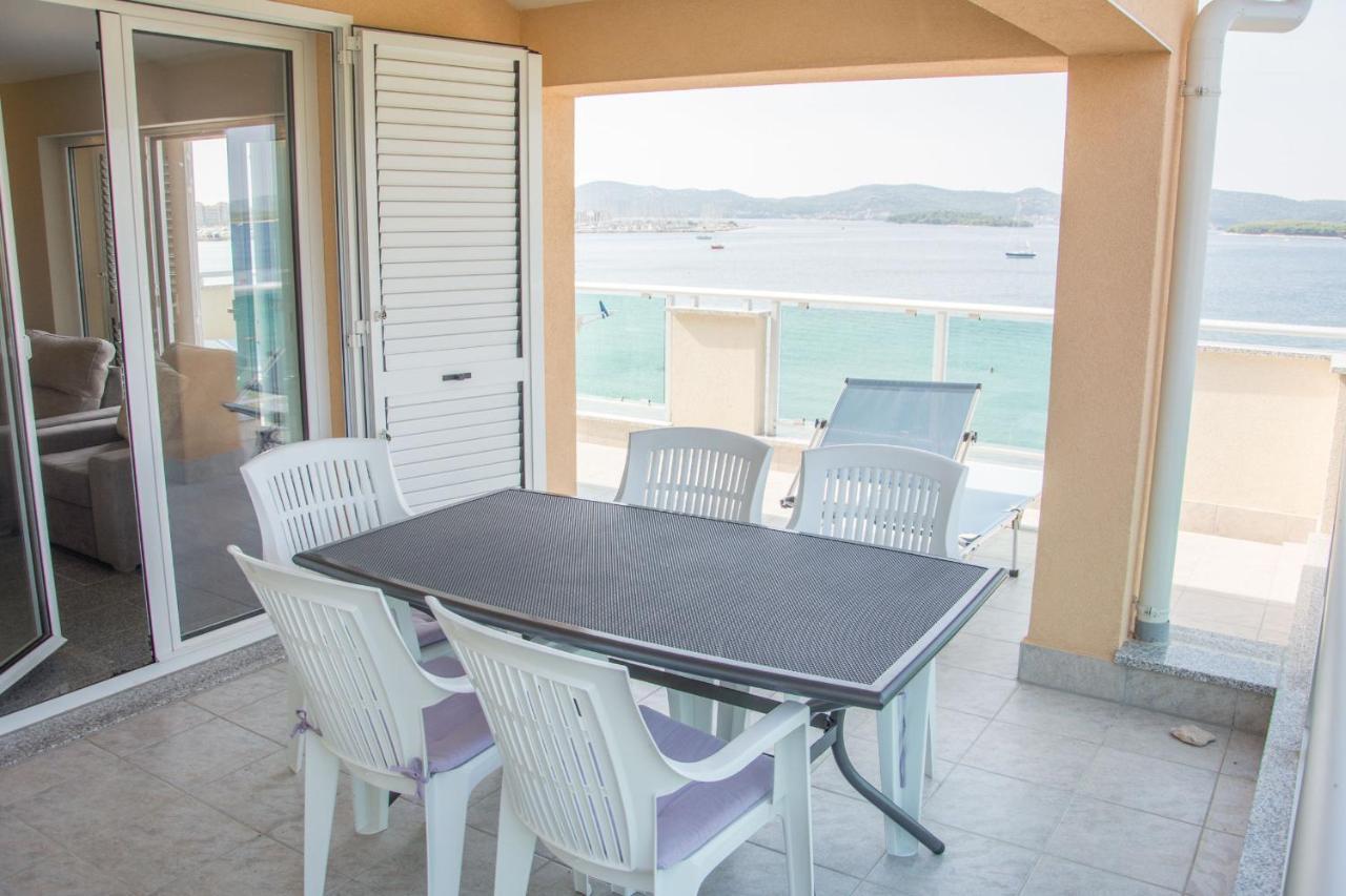 Apartments Citrine On The Beach Biograd Na Moru Exterior foto