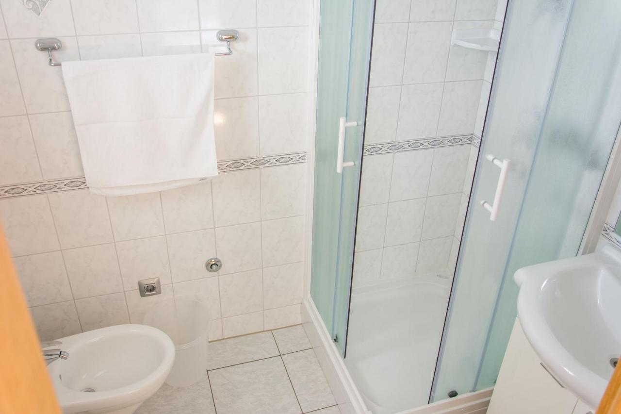 Apartments Citrine On The Beach Biograd Na Moru Exterior foto